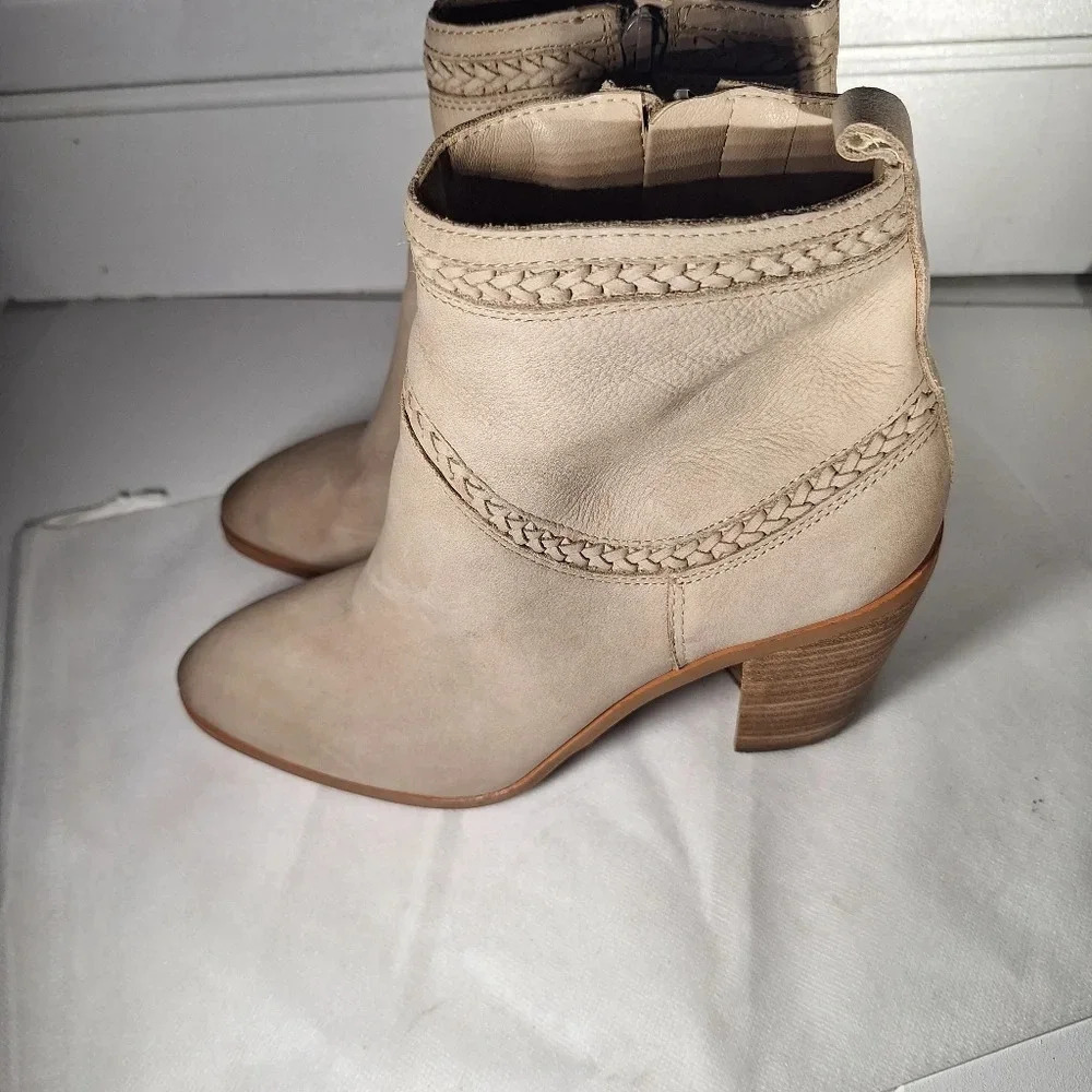 ALDO Cathrina Cream Genuine Leather Ankle Boots Mid Heel Size 9 Rope Piping - Picture 6 of 11